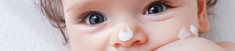 ترکیبات مناسب محصولات مراقبت از پوست نوزاد